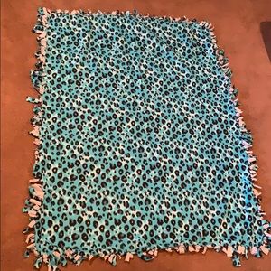 Blue cheetah print tie Blanket